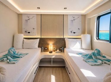 Twin Bed Room